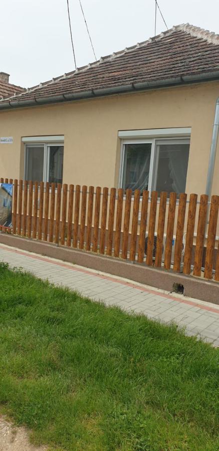Napfeny Apartmanhaz Balatonberény Exterior foto